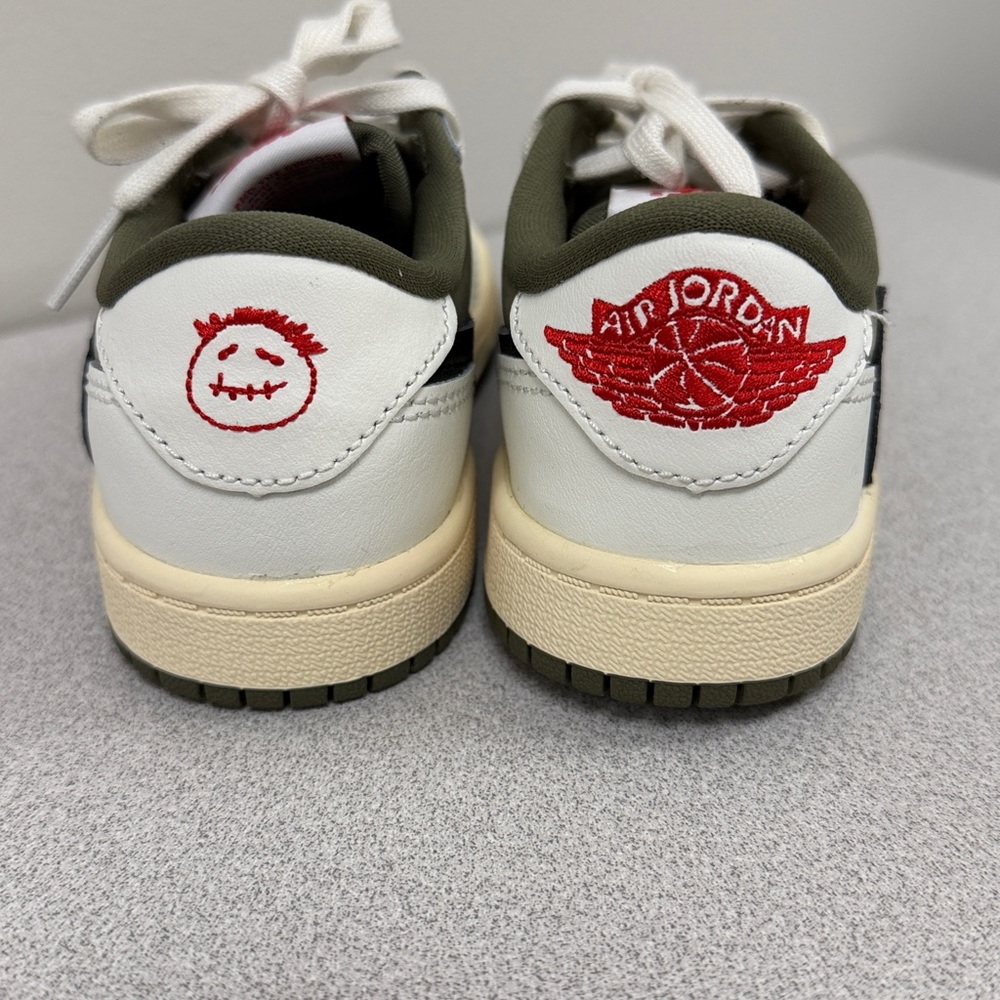 Travis Scott Reverse Olive Nike - Picture 4 of 7